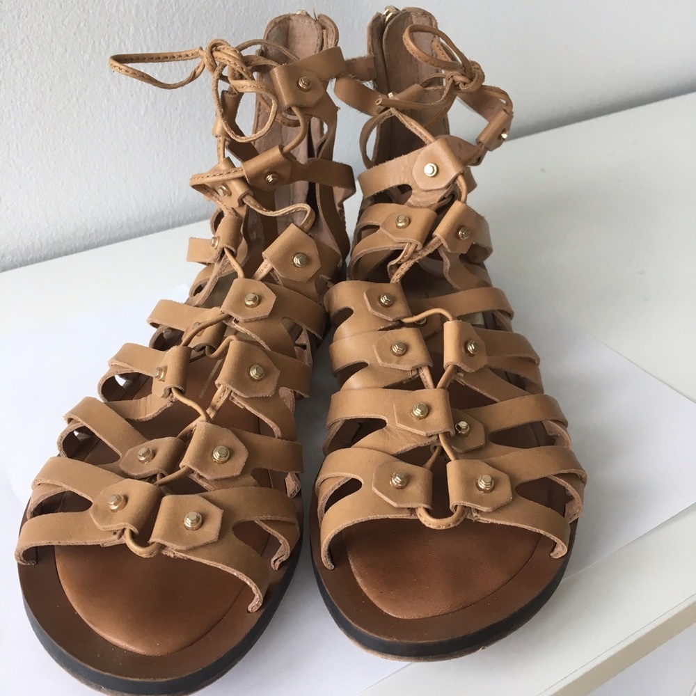 Adorable DOLCE VITA SANDALS