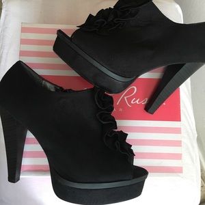 Black peep toe booties : hardly worn : like new