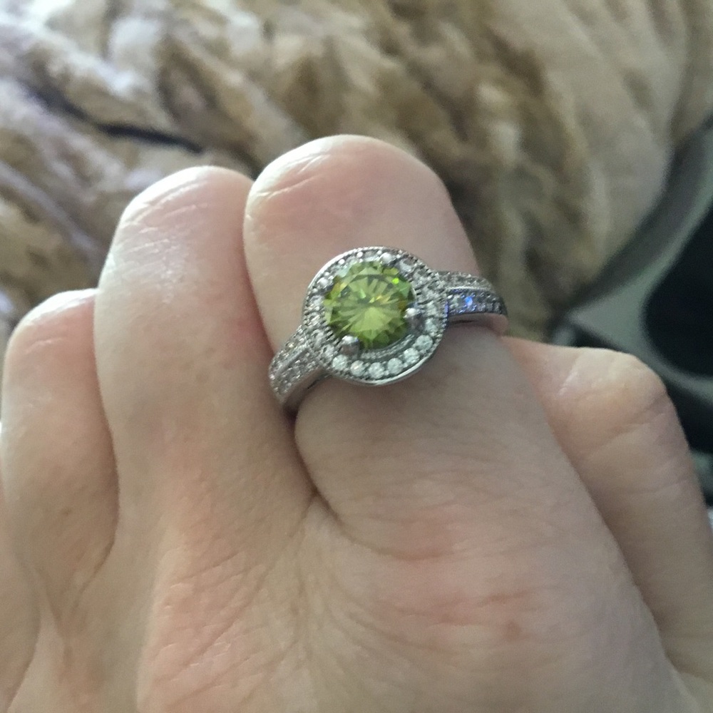 925 silver Bezel set peridot crystal ring