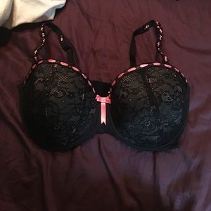 LIKE NEW Black and pink Lacey bra 40DD