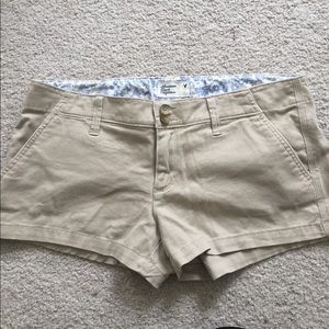 American Eagle khaki shorts size 6