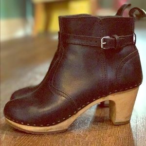 Swedish has been black jodhpurs