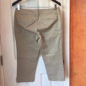 Gap Hip Slung Fit Khaki Capri Size 6