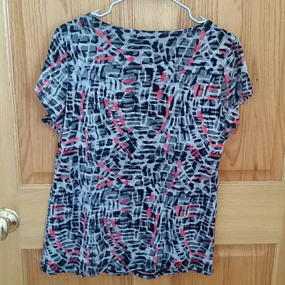 Short Sleeve Top - Picture 3 of 3