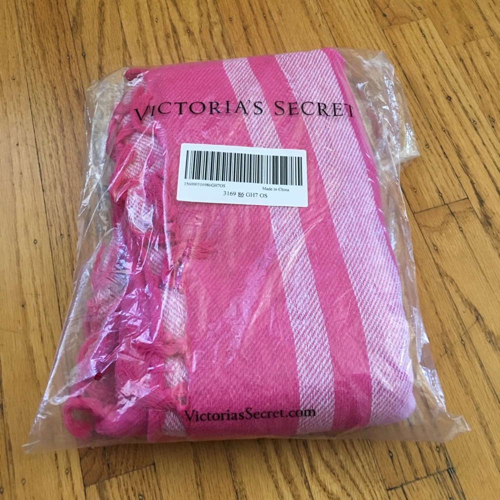 Victoria's Secret NEW pink blanket