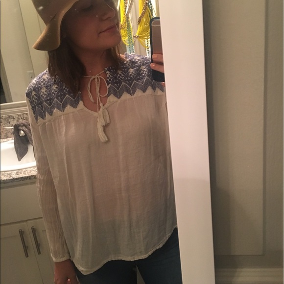 Old Navy embroidered top - Picture 1 of 2