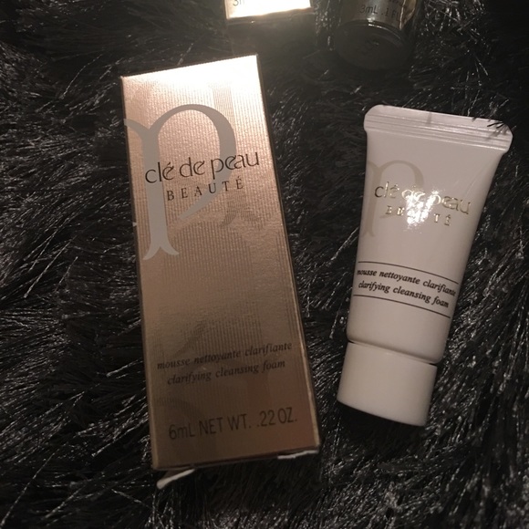 Cle de peau Skincare bundle - Picture 4 of 6