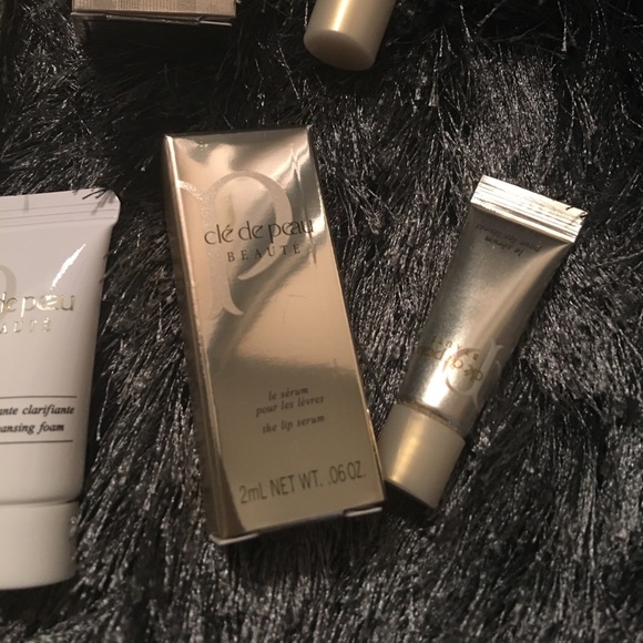 Cle de peau Skincare bundle - Picture 6 of 6