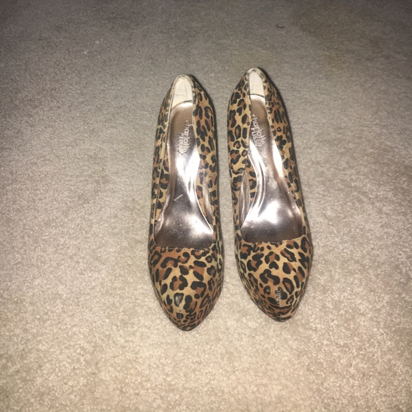 Heels - Picture 3 of 4