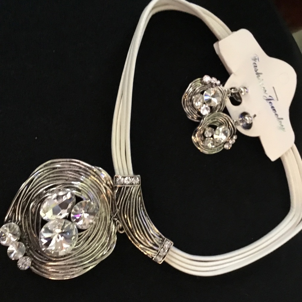 Necklace and earring set