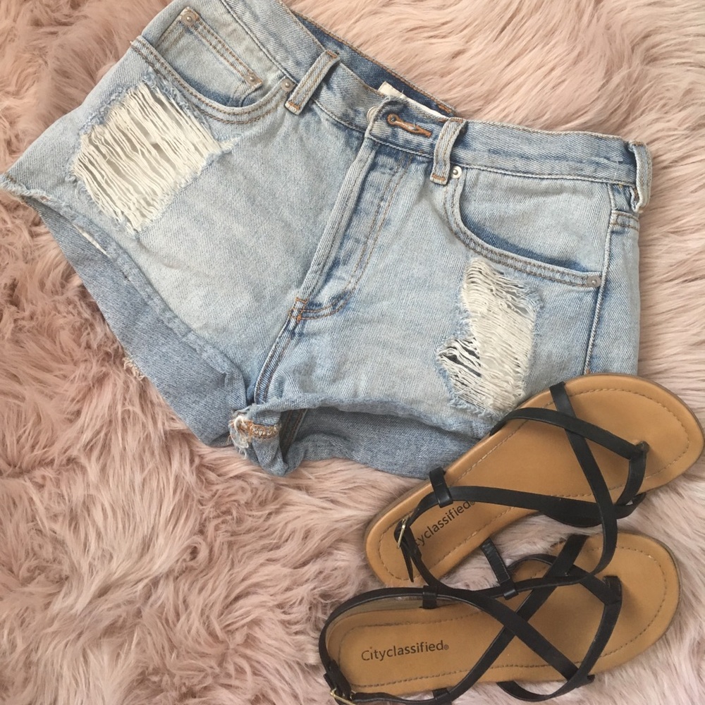 Brandy Melville high waisted denim shorts