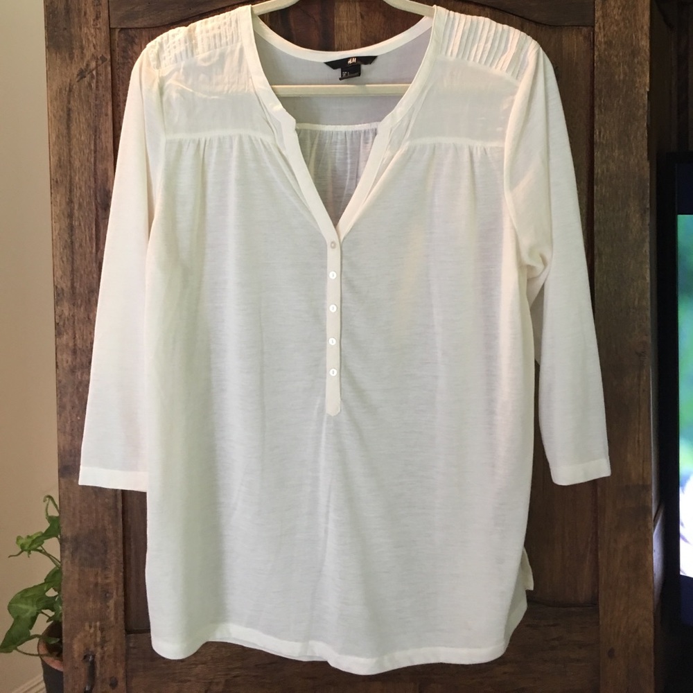 White casual top