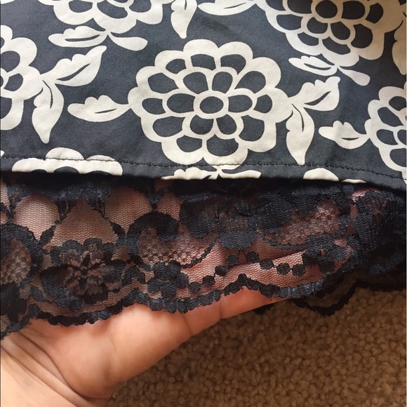 Fossil lace bottom sash waisted floral dress - Picture 3 of 8