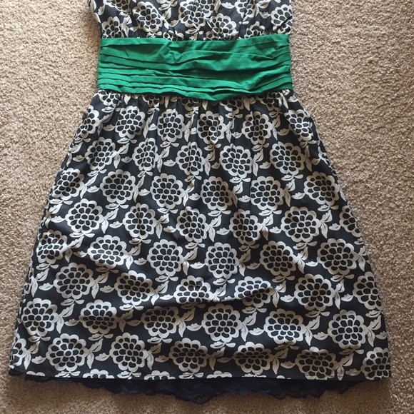 Fossil lace bottom sash waisted floral dress - Picture 4 of 8