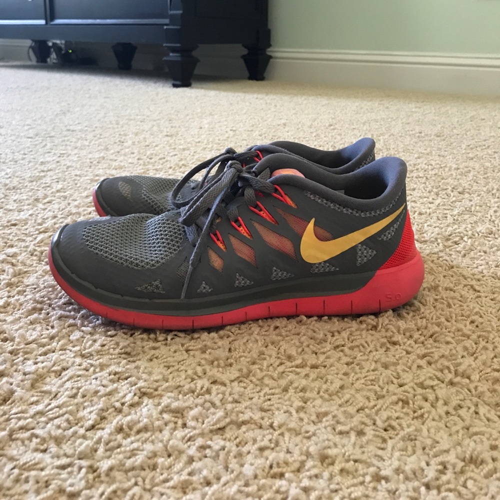 NIKE SHOES