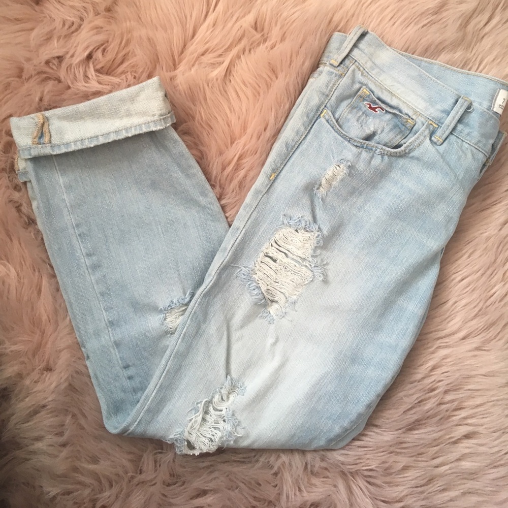 Distressed light wash Hollister Crop Jeans