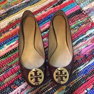 Tory burch maroon burgundy reva leather flat 8