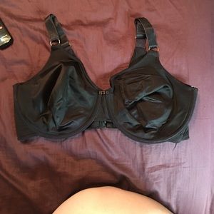 Like new black silky bra! 40D