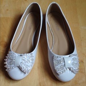 White ballerina shoes. Size 2 little girls
