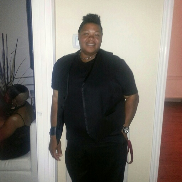 Meet your Posher, Andrella - Picture 1 of 1