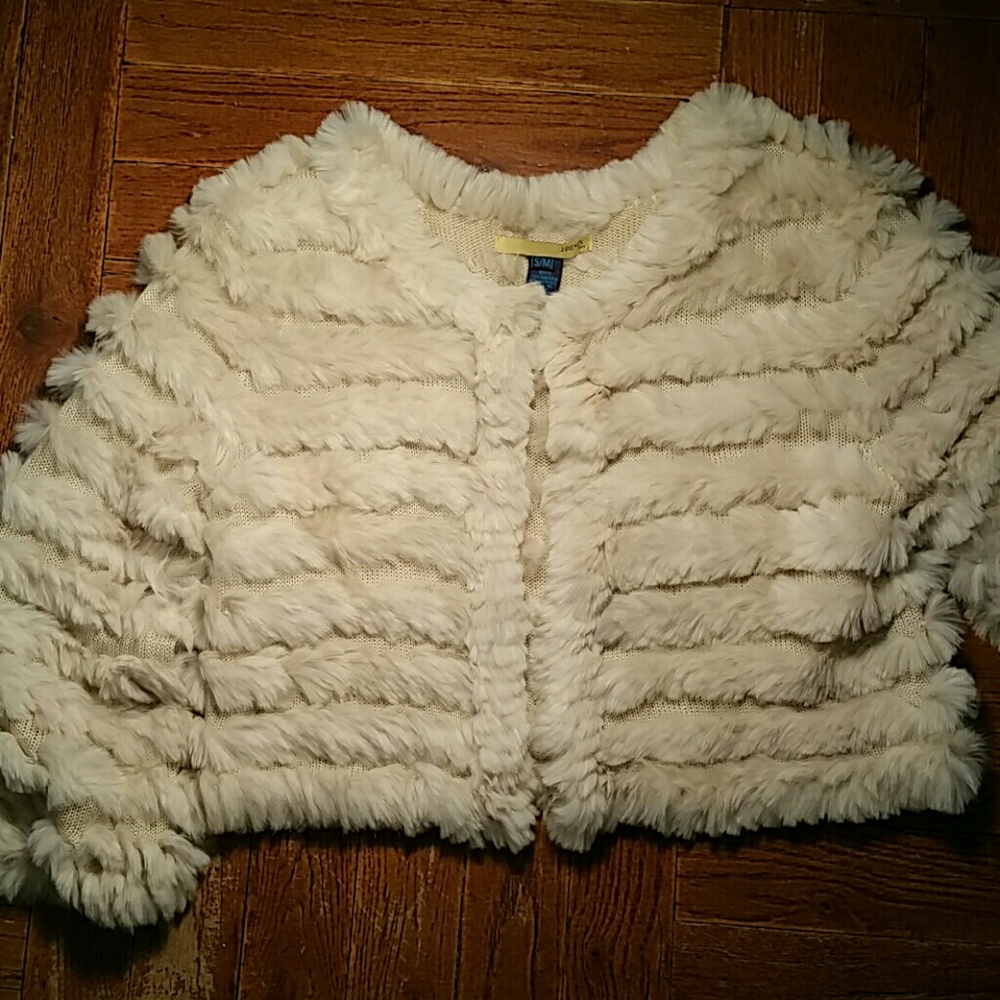 Cropped 3/4 sleeve jacket