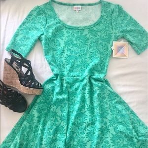 XS Lularoe Nicole