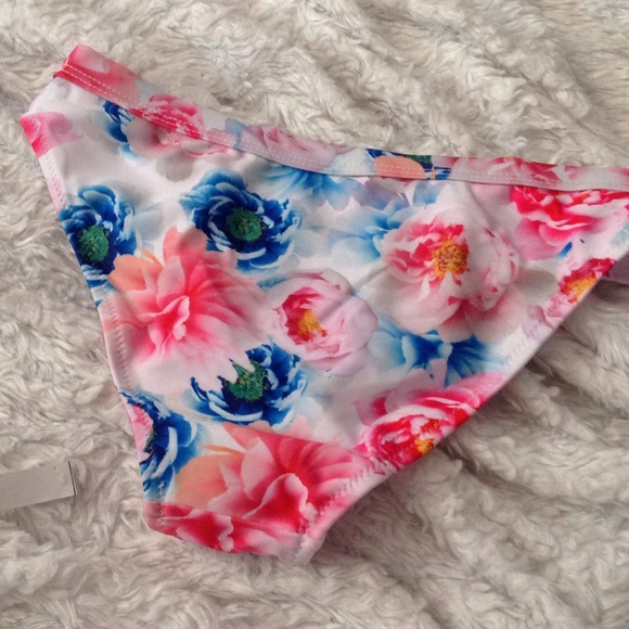 🌺Floral Bikini🌺 Size S & M - Picture 4 of 6