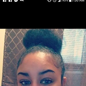 Meet your Posher, Simone