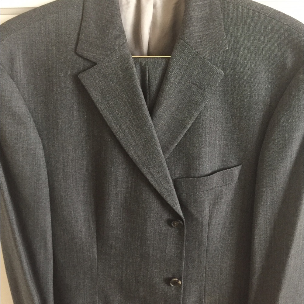 Charcoal Gray Hugo Boss suit 46R