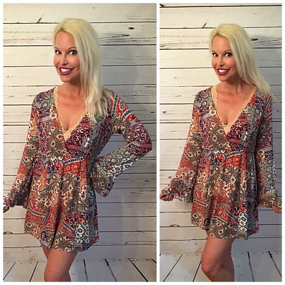 LAST 1! 🌸🌸Beautiful colors! V Neck dress - Picture 2 of 2