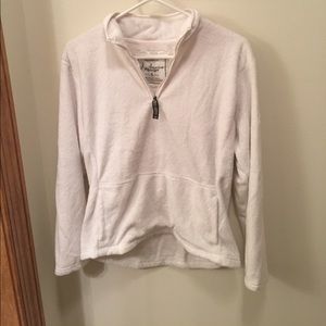 Light white fuzzy quarter zip pull over