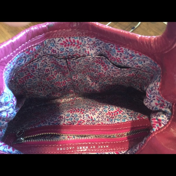 Beautiful, pink Marc by Marc Jacobs purse - Picture 3 of 4