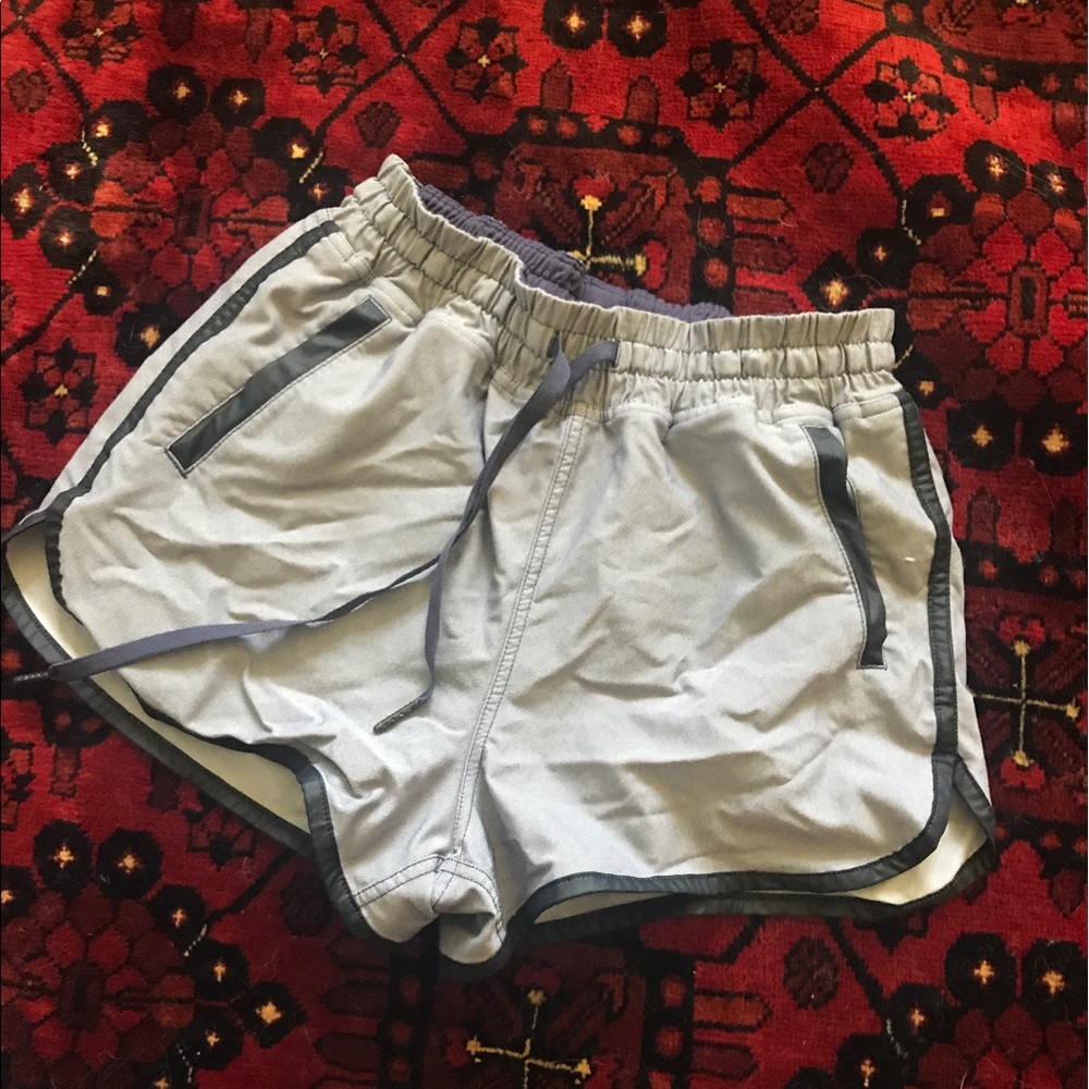 Lululemon "varsity short"