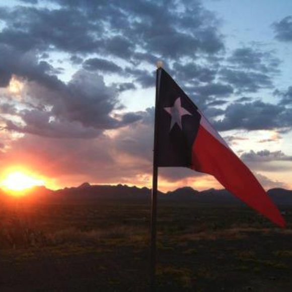 Meet your Friend, Alyssa - Picture 3 of 5