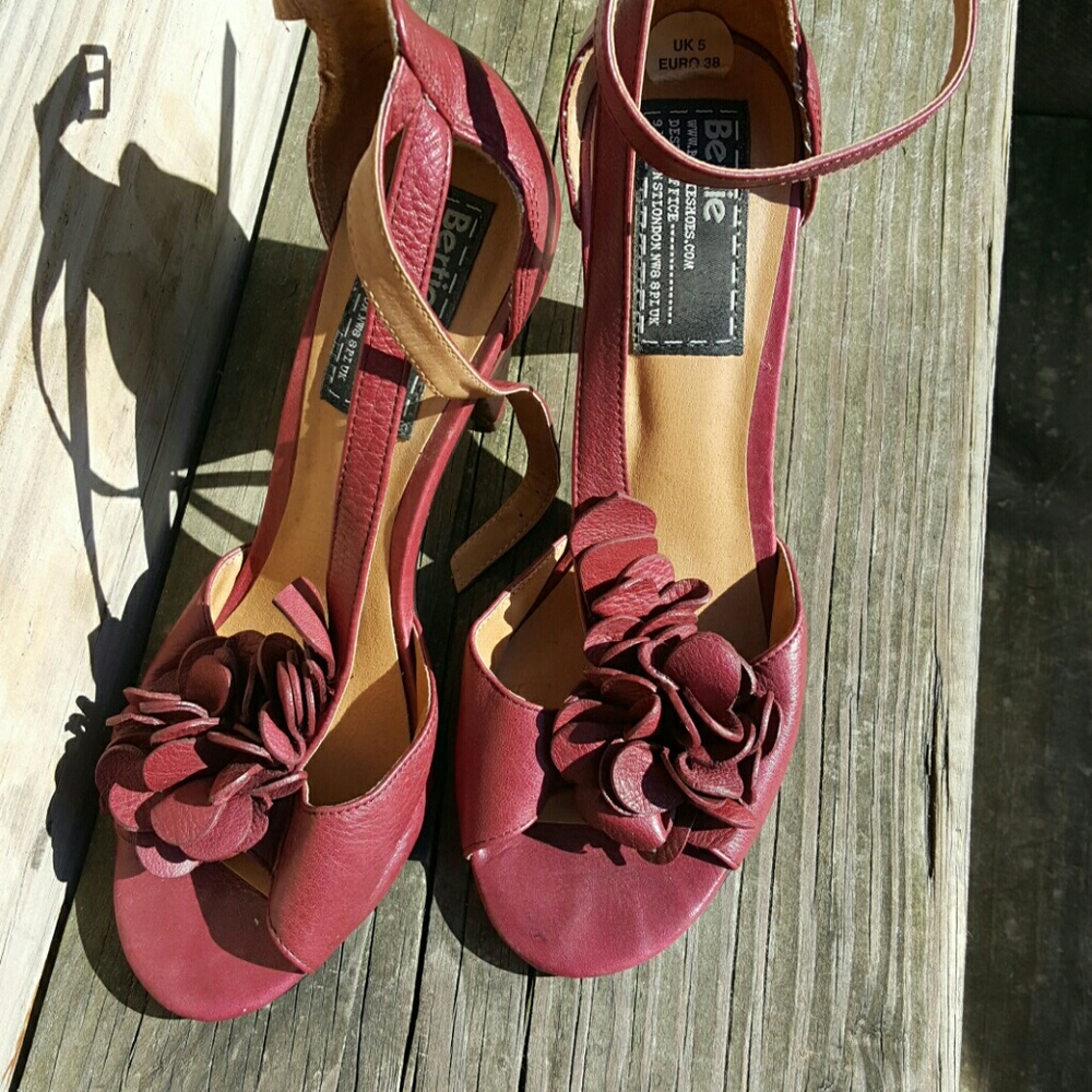 Sandals - Picture 5 of 5