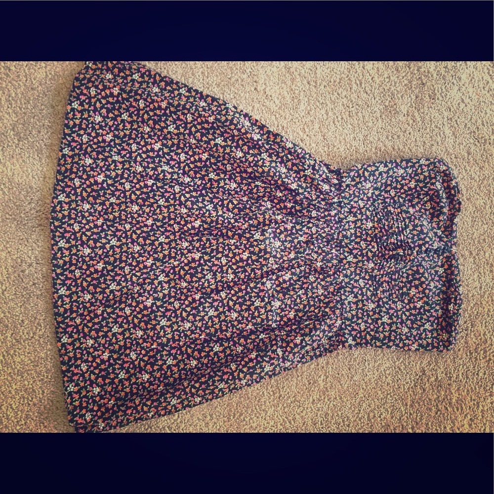 Timeless cute little flower strapless dress