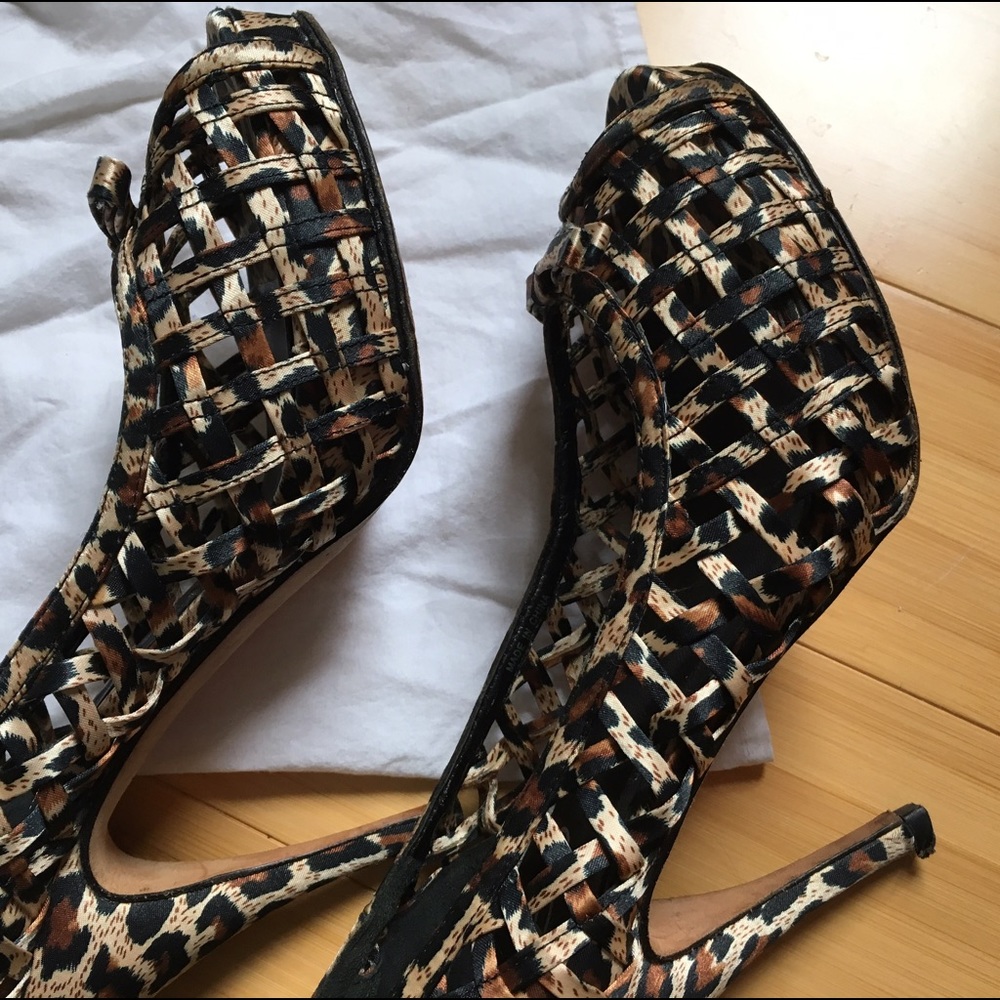 Unique Aldo leopard lattice heels - Picture 3 of 5