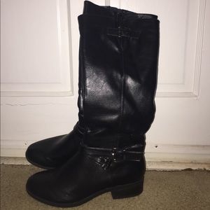 Tall black boots 😊