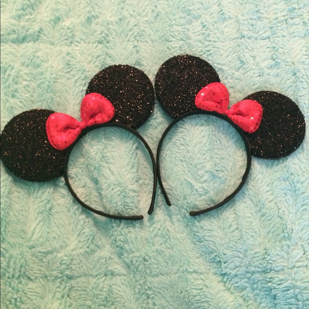 🎀Bundle of cute Minnie Mouse ears🎀