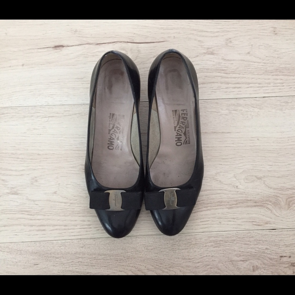 Salvatore Ferragamo Vara pumps
