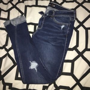 Hollister destroyed jegging size 3