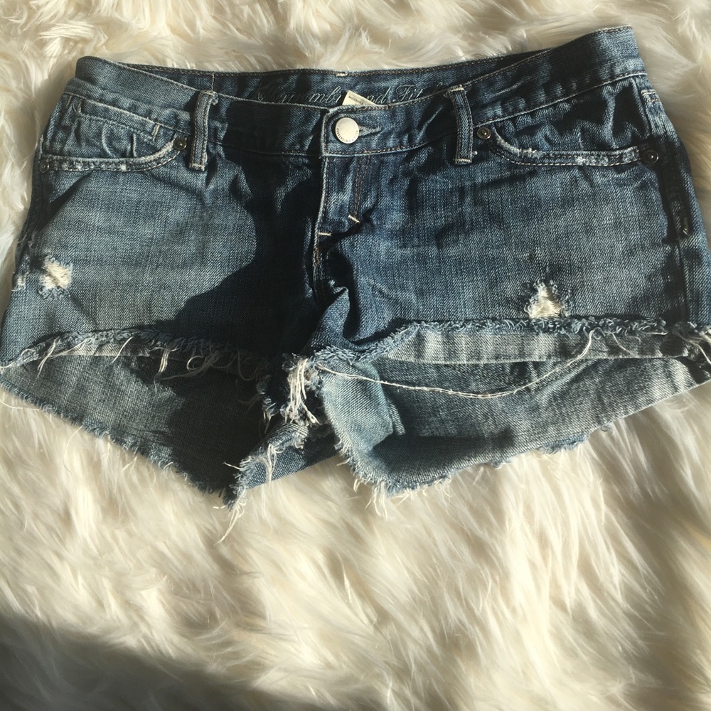 A&F frayed jean shorts