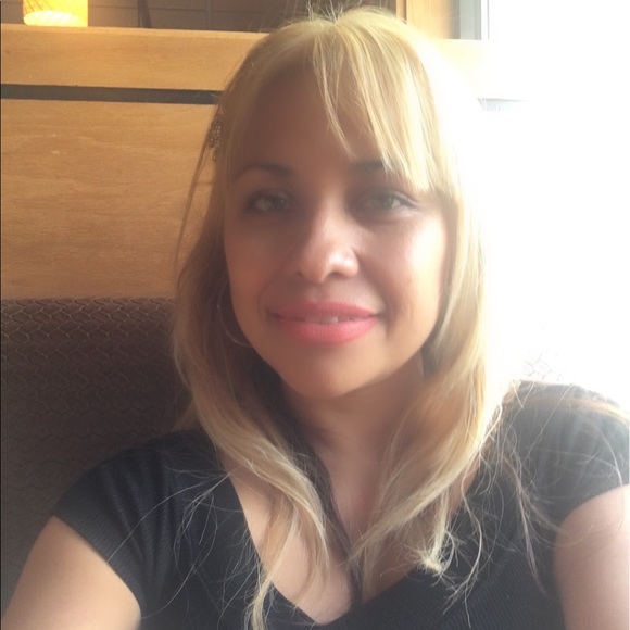 Meet your Posher, Karla - Picture 2 of 4