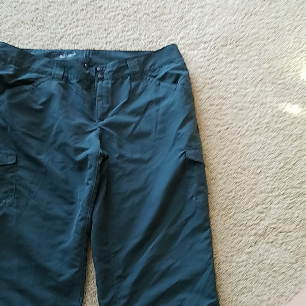 Columbia womens capris/long shorts as 14w