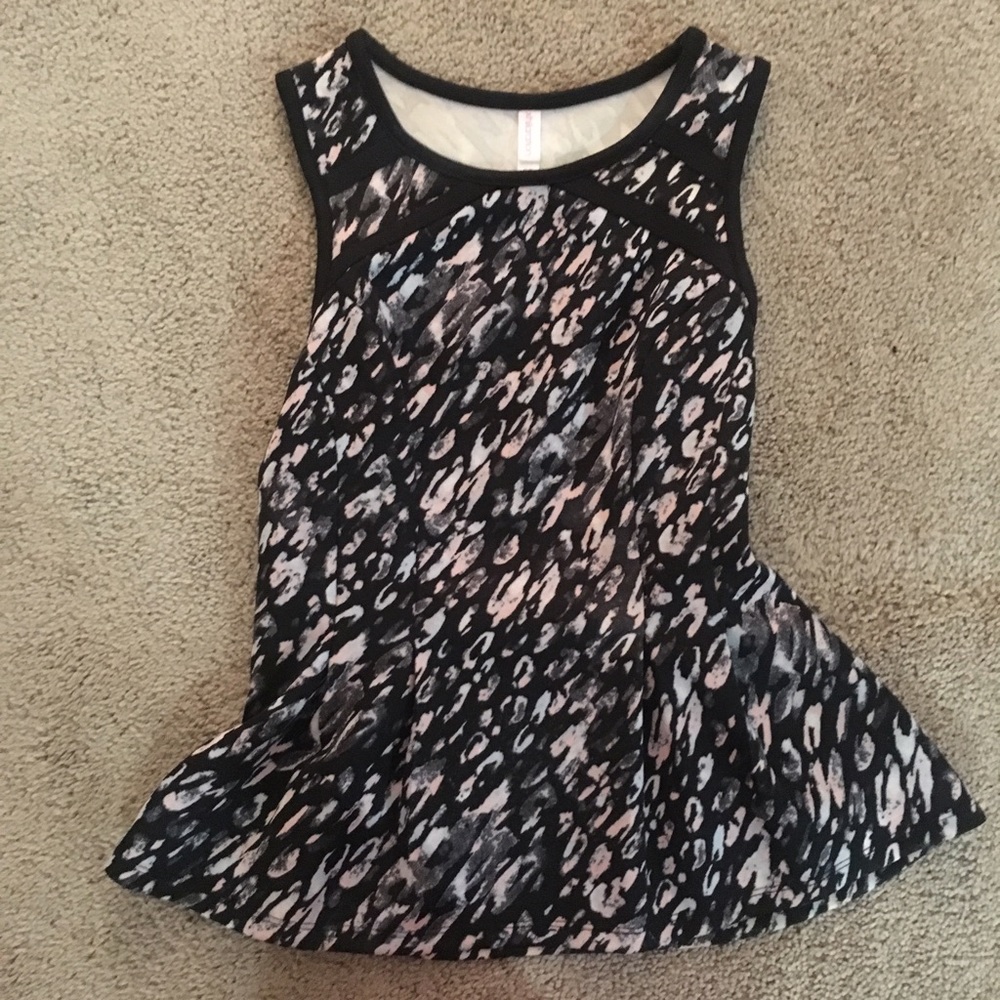 Fun top! - Picture 2 of 3
