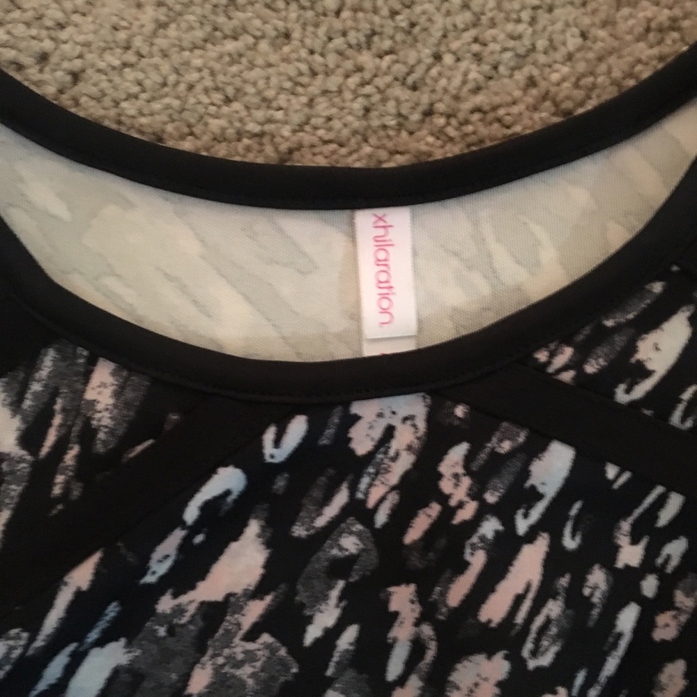 Fun top! - Picture 3 of 3