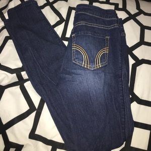 Hollister dark wash jegging size 3