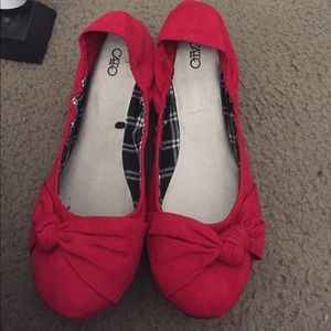 Red flat shoes! Goes with everything 😊