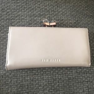 LIGHT PINK TED BAKER WALLET 🎀