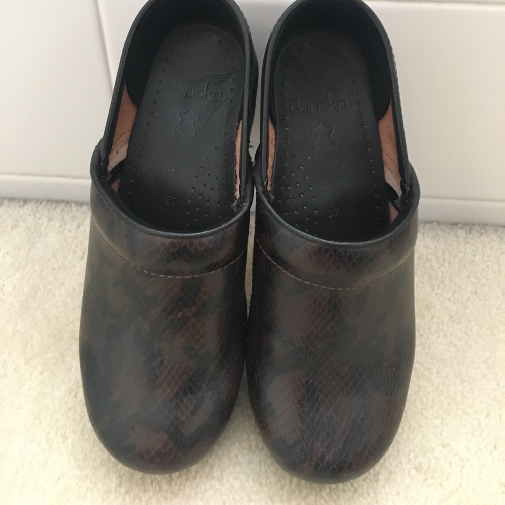 Dansko Black/Brown "Snakeskin" size 37